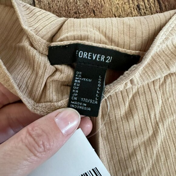 Forever 21 tan taupe knit cropped tank top with ruffle sleeves women's Large NWT - Picture 3 of 7